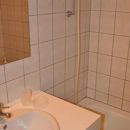 Cosy Au Coeur Du Village, Avec Balcon, Acceptant Animaux - Ideal Familles! - Fr-1-692-7 Apartment *